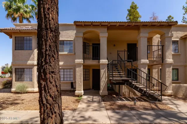 MLS: 6876273 Condo For Sale