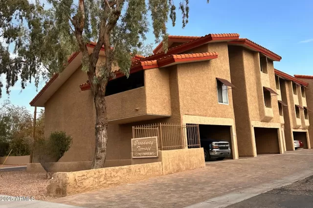 MLS: 6876340 Condo For Sale