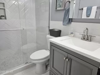 Photo #6: 6876425 Listing 