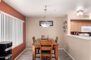 Photo #6: 6876519 Listing 