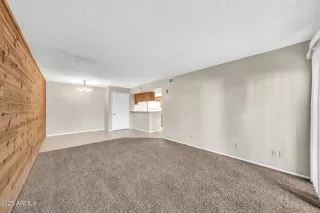 Photo #3: 6876786 Listing