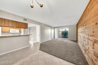 Photo #6: 6876786 Listing