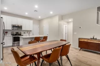 Photo #4: 6877026 Listing