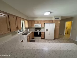 Photo #5: 6877092 Listing