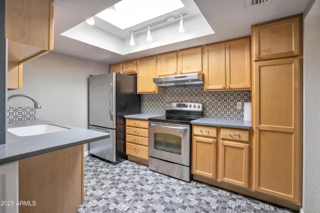 MLS: 6877181 Condo For Sale