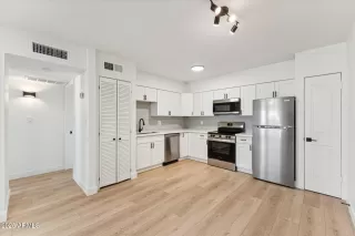 Photo #6: 6877229 Listing 