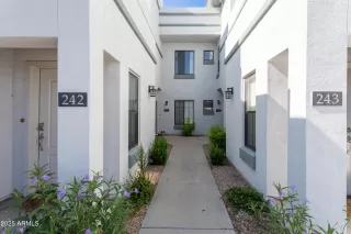 Photo #3: 6877318 Listing 