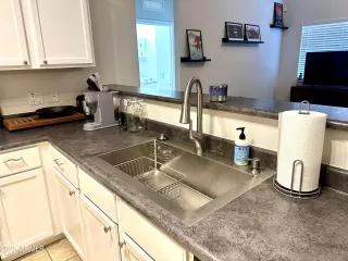 Photo #3: 6877840 Listing