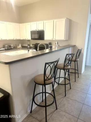 Photo #5: 6877840 Listing