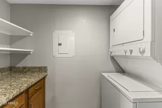 Photo #6: 6877889 Listing