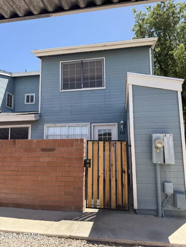 MLS: 6878111 Condo For Sale