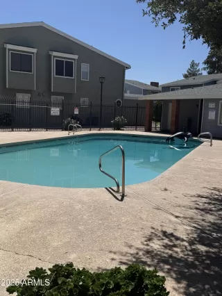 Photo #3: 6878111 Listing