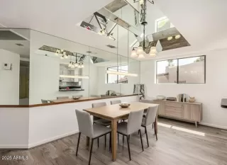 Photo #3: 6878205 Listing