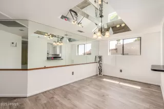 Photo #4: 6878205 Listing