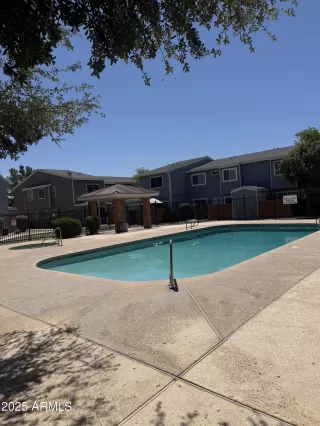 Photo #3: 6878216 Listing