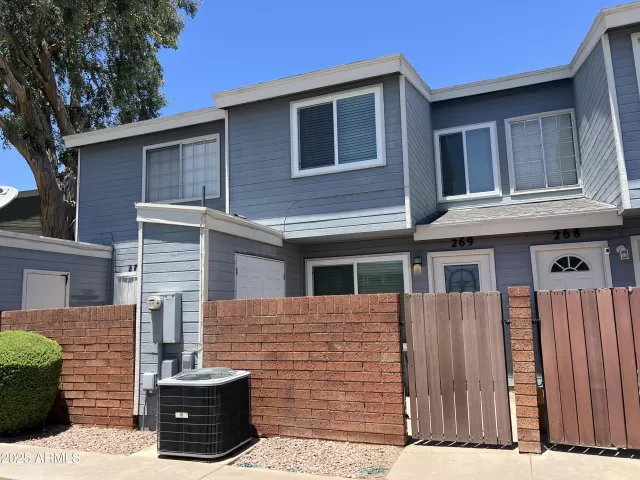 MLS: 6878443 Condo For Sale