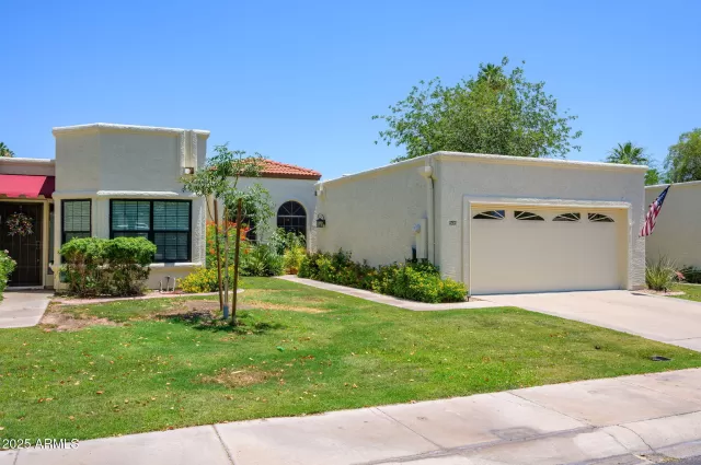 MLS: 6878648 Condo For Sale