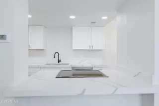 Photo #2: 6878742 Listing