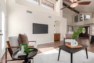 Photo #4: 6878756 Listing