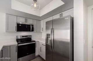 Photo #6: 6878799 Listing