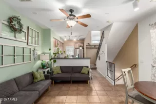 Photo #5: 6879339 Listing