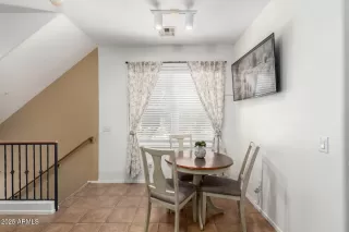 Photo #6: 6879339 Listing