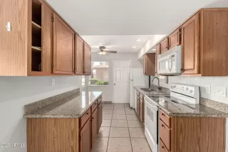 Photo #6: 6879351 Listing