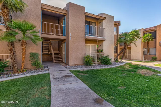 MLS: 6879577 Condo For Sale