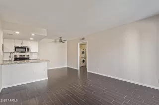 Photo #6: 6879577 Listing 