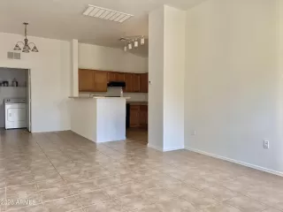 Photo #4: 6879580 Listing 