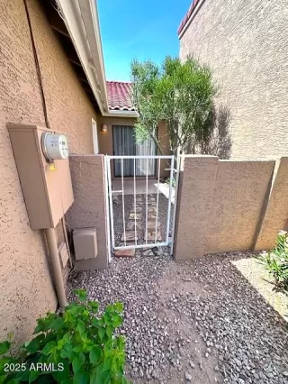 Photo #6: 6879600 Listing