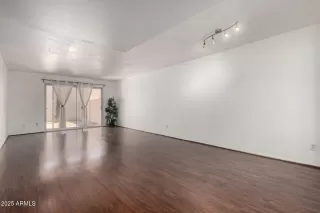 Photo #2: 6879627 Listing 