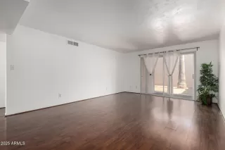 Photo #4: 6879627 Listing 