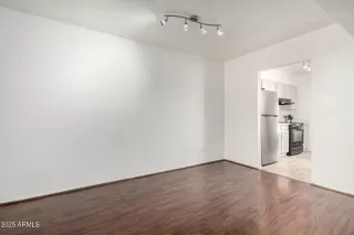 Photo #6: 6879627 Listing 