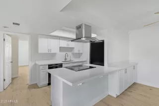 Photo #3: 6879645 Listing 