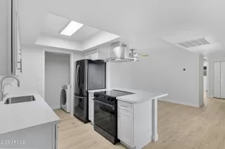 Photo #5: 6879645 Listing 