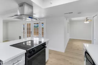 Photo #6: 6879645 Listing 