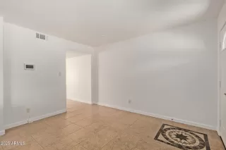 Photo #6: 6879678 Listing 