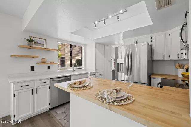 MLS: 6879689 Condo For Sale