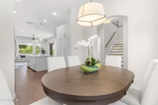 Photo #1: 6879716 Listing 