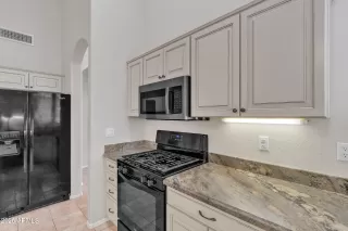 Photo #3: 6879735 Listing