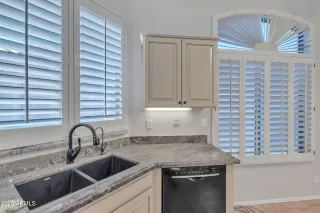 Photo #4: 6879735 Listing