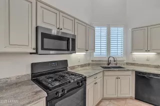 Photo #5: 6879735 Listing