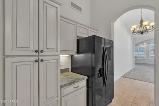 Photo #6: 6879735 Listing