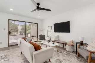 Photo #2: 6879942 Listing 