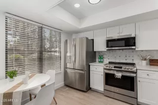 Photo #6: 6879942 Listing 