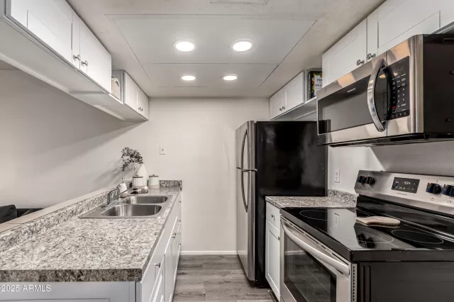 MLS: 6880039 Condo For Sale