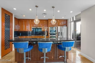 Photo #4: 6880160 Listing 