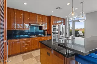 Photo #5: 6880160 Listing 