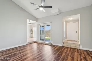 Photo #4: 6880258 Listing 